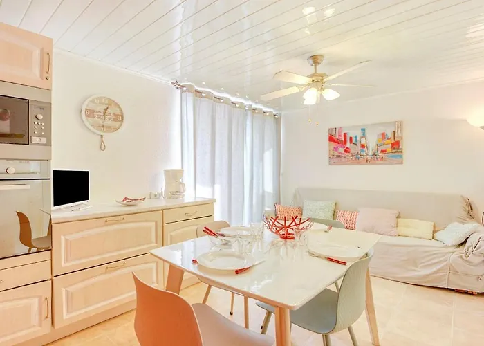 Apartment Les Portes De La Plage By Interhome